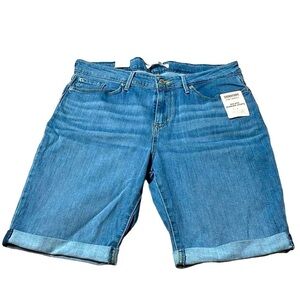 Signature by Levi Strauss size 14 medium wash mid-rise Bermuda shorts